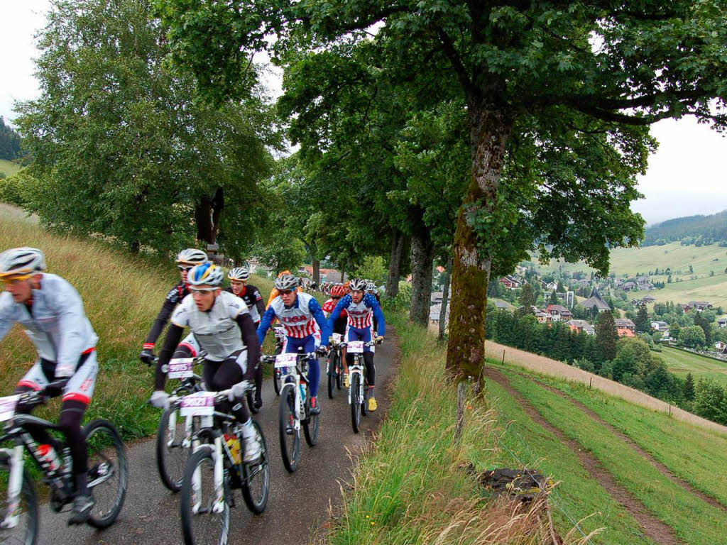 Die Fahrer des Ultra-Bike-Marathons hatten keine Mue fr die schne Landschaft des Todtnauberger Hochtals.