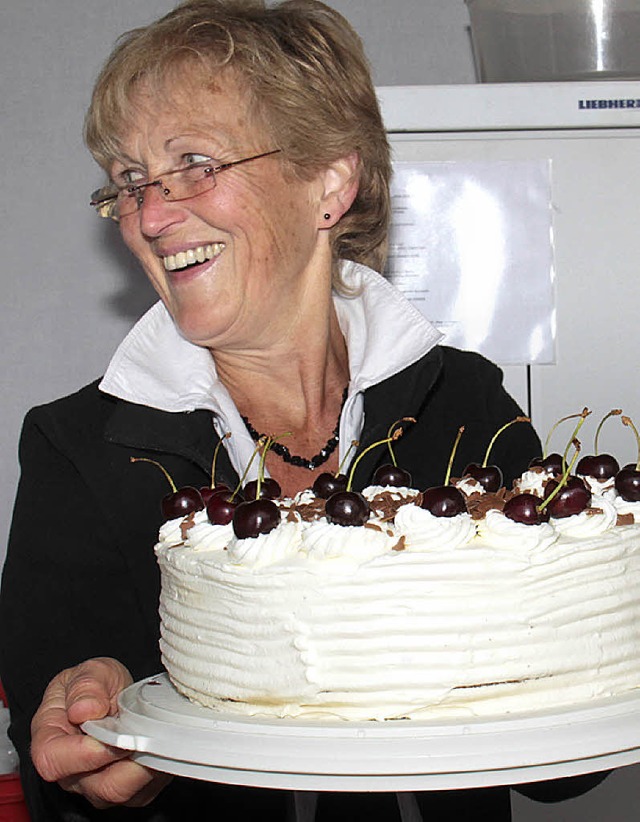 Die Landfrauen aus Grafenhausen haben ...r unzhlige Kuchen und Torten gebacken  | Foto: Wilfried Dieckmann