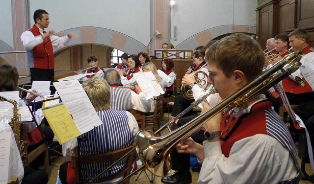 Die Musikkapelle Reichenbach gestaltet  die Messfeier in der Pfarrkirche mit.   | Foto: Alfons Vgele