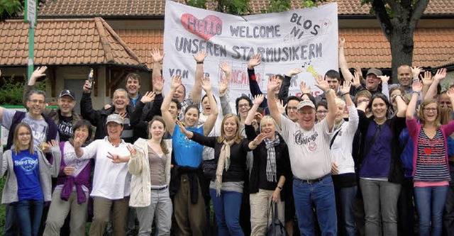 Zurck aus Chicago: Freunde, Verwandte...ten jubelnd den MV Niederschopfheim.   | Foto: renate tebbel