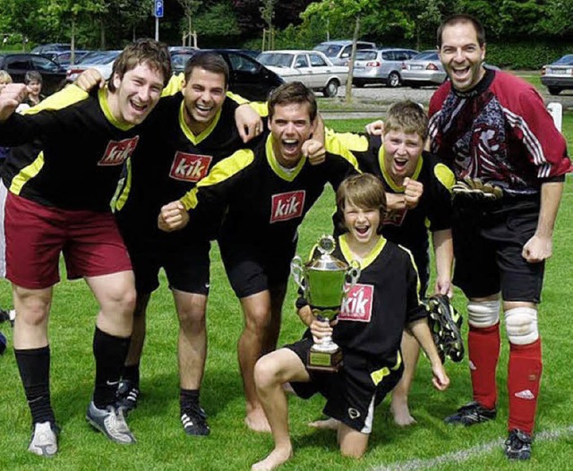 Das &#8222;Oberdorf&#8220; siegte beim...genen Dorfturnier des SV Tutschfelden.  | Foto: Jrg Schimanski