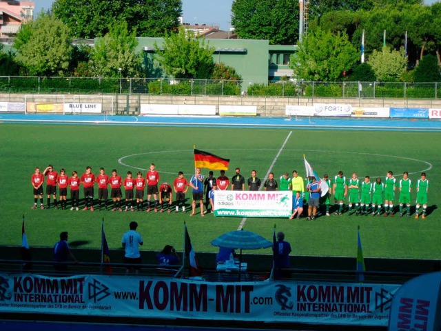 Die Jungs vom FC Kollnau im roten Trikot beim internationalen Riccione-Cup.  | Foto: Verein