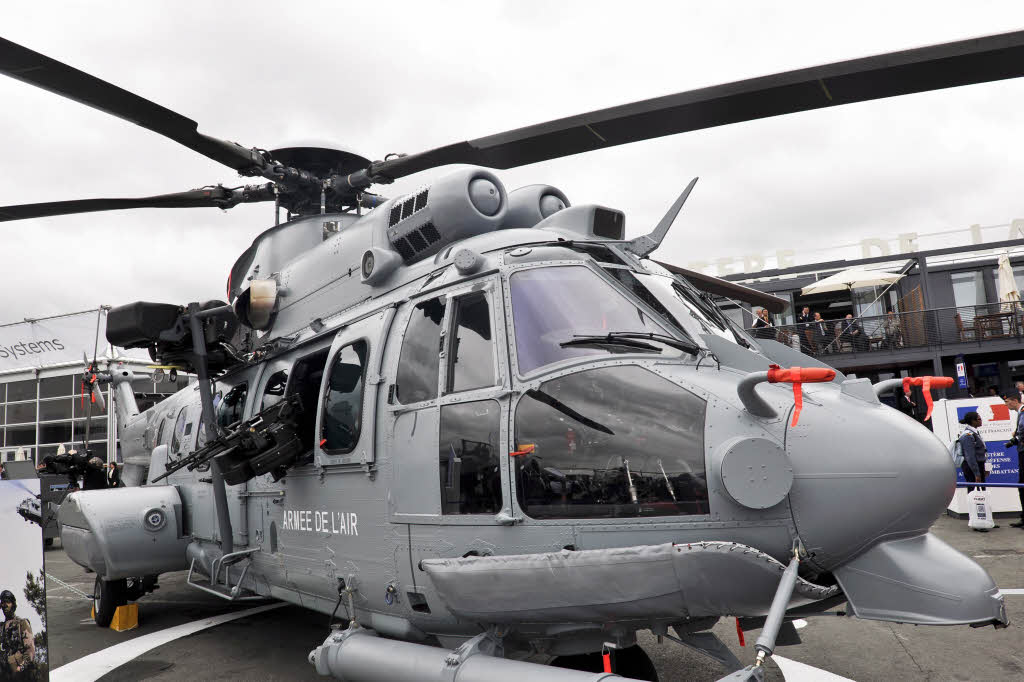 Ein Eurocopter EC725 auf der Luftfahrtschau in Le Bourget bei Paris.
