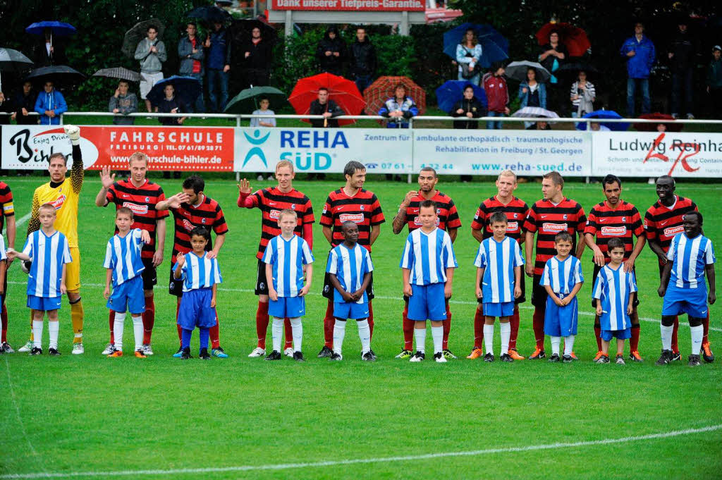 Der SC Freiburg schlgt Schnbergauswahl 9:0