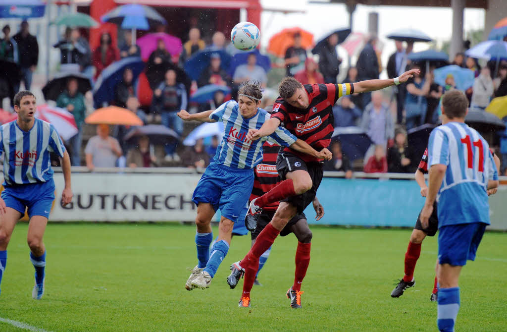 Der SC Freiburg schlgt Schnbergauswahl 9:0