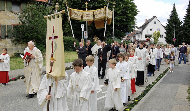 Bei der Fronleichnamsprozession in Buc... Singler und Schtzle standen Altre.   | Foto: Ringwald