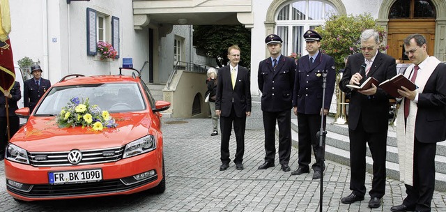 Brgermeister Ekkehart Meroth, Stellve...r Einweihung des neuen Kommandowagens.  | Foto: Hans Jrgen Kugler