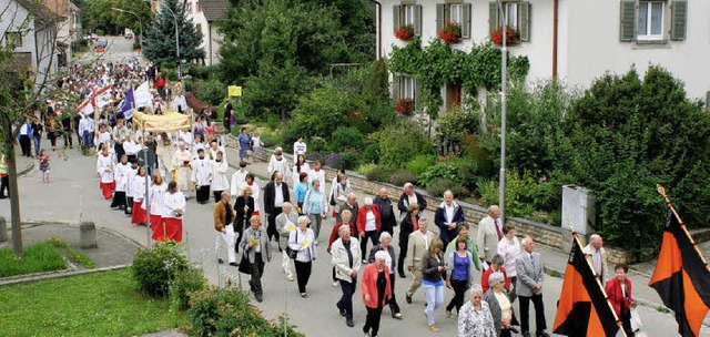 Die Fronleichnamsprozession auf dem We...Haltinger Sgischopf zur Alten Schule   | Foto: Cremer