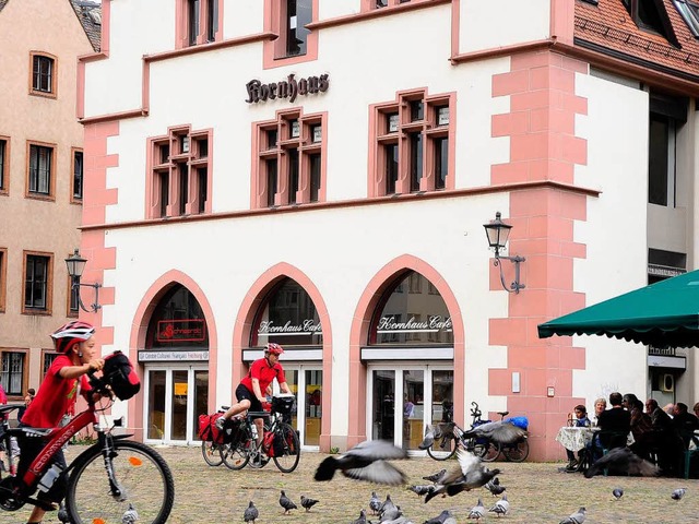 Platz fr Tauben und Radler, bald aber...nhaus-Erdgeschoss wird neu vermietet.   | Foto: Thomas Kunz