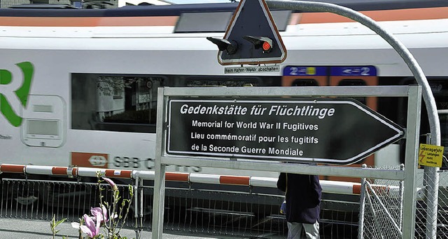 Die Gedenksttte liegt direkt an der Bahnlinie.  | Foto: Daniel Gramespacher