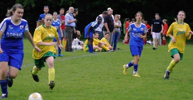 Spannenden Fuball &#8211; unter ander...ten &#8211; gab&#8217;s in Inzlingen.   | Foto: Thomas Loisl Mink