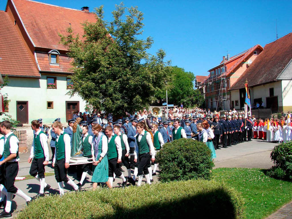 Prozession bei strahlendem Sonnenschein. Prozession bei strahlendem Sonnenschein.