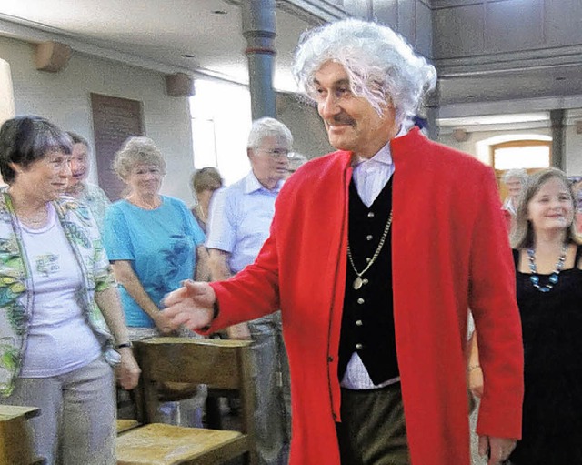 Martin Engelhardt als  Markgraf  erlaubt den Bau einer neuen Kirche.  | Foto: Yvonne Siemann