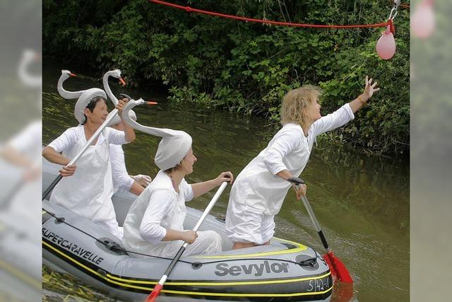 Schne Schwne siegen im Gummiboot