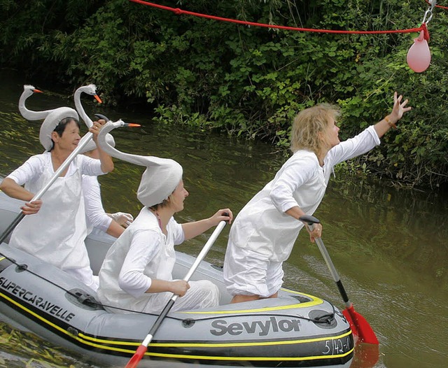 Ganz schn flott: Das Team &#8222;Schw...empo, aber die originellsten Kostme.   | Foto: Heidi Fssel