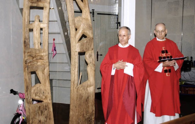 Im Rahmen des ersten Patroziniums weih...n Peter-und-Paul Apostel-Stelen ein.    | Foto: Hrvoje Miloslavic