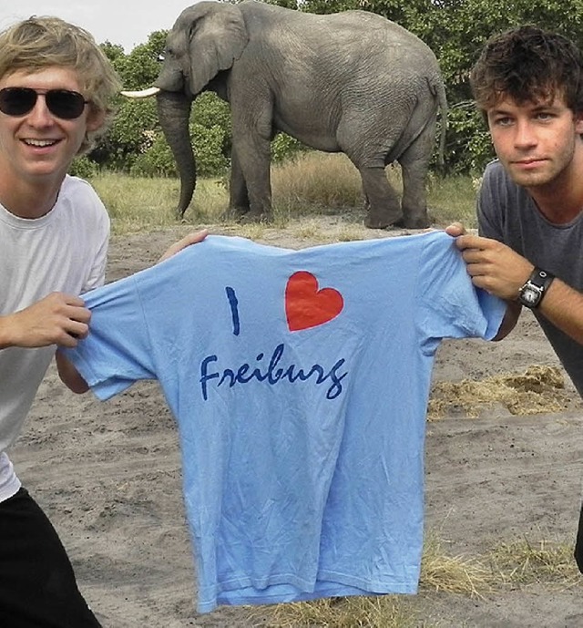 Das Shirt mit den Neubrand-Freunden Daniel, Joschi und einem Elefanten   | Foto: Neubrand (Blog)