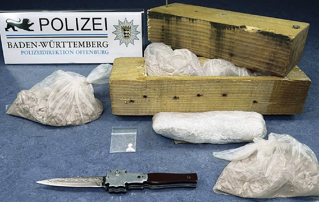 Dieses Vierkantholz diente als Drogenversteck.  | Foto: polizei