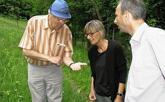 Besuch im Sumsergarten (von links): Na...Naturschutzbehrde, Armin Hasenfratz.   | Foto: Landratsamt