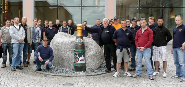 Die Wehrleute aus Haltingen und Trebbi...n hinter die Kulissen einer Brauerei.   | Foto: Utke