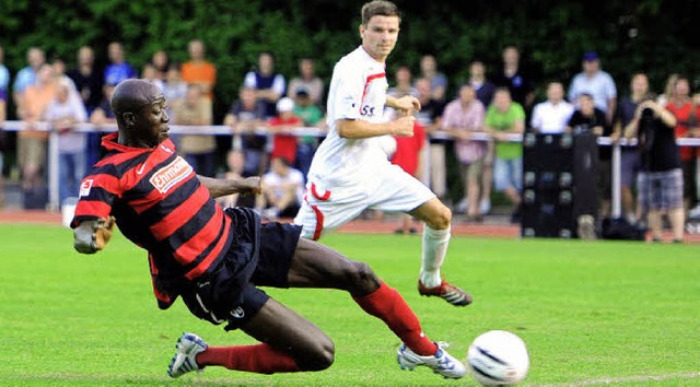 Garra Dembl bei seinem ersten Treffer fr den SC Freiburg.  | Foto: schn