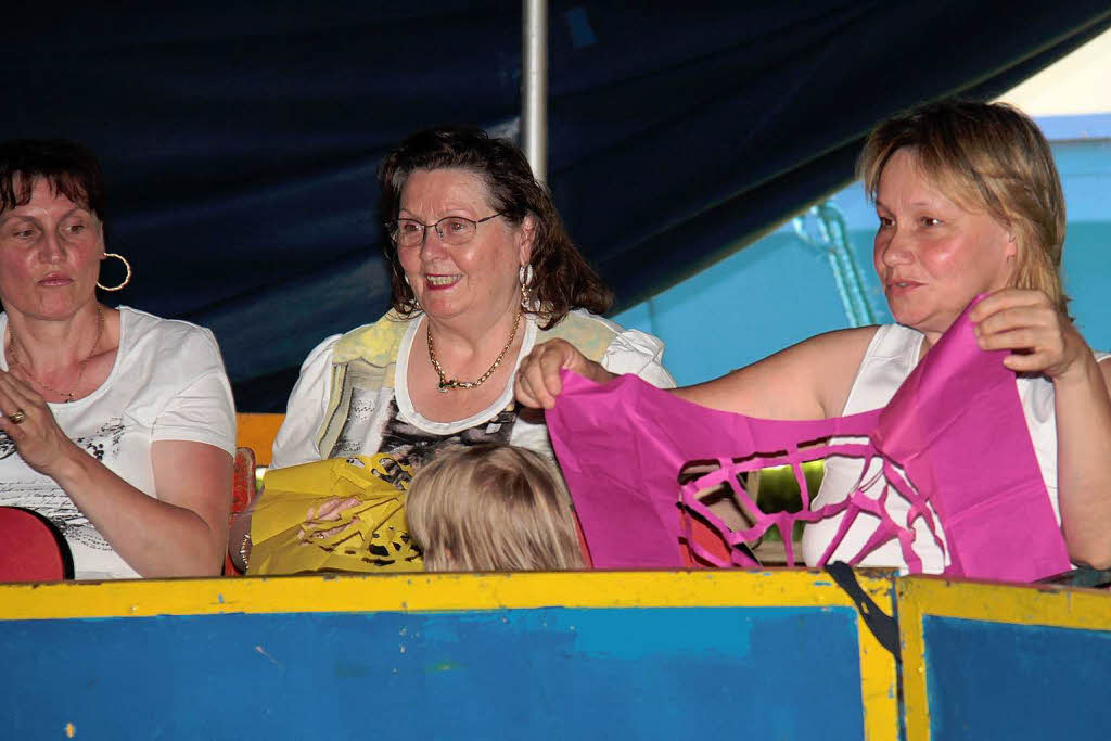 In der Manege: Freude ber ein kleines, kunstvolles Geschenk