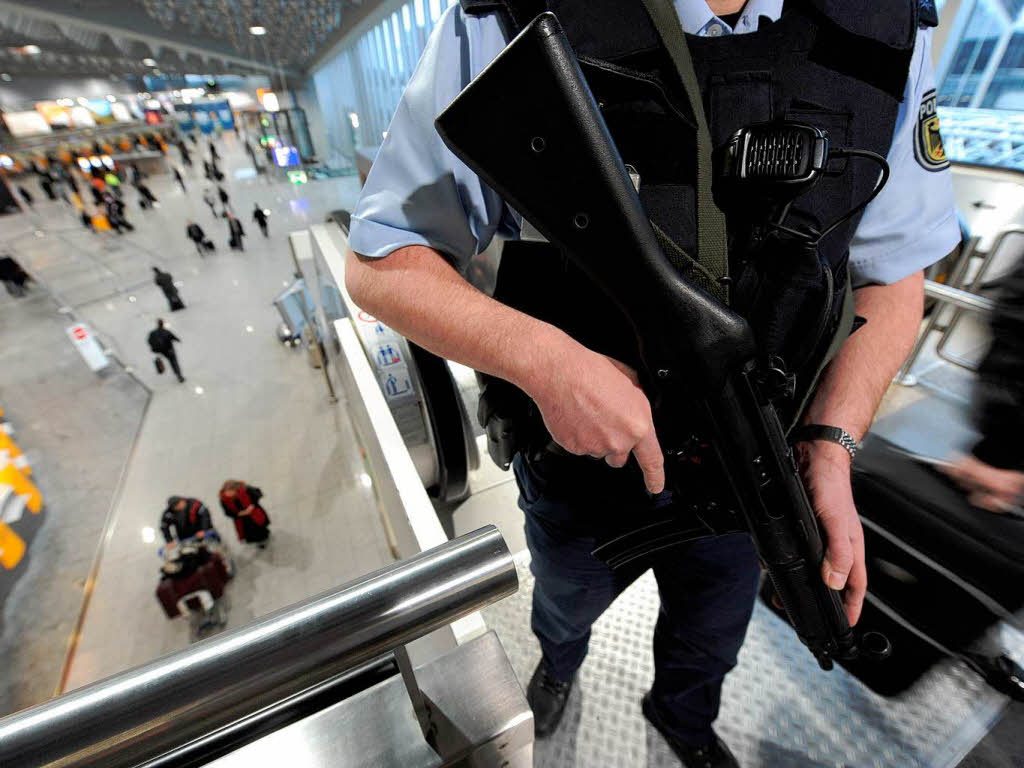 Anti-Terror-Gesetze werden um vier Jahre verlängert - Deutschland ...