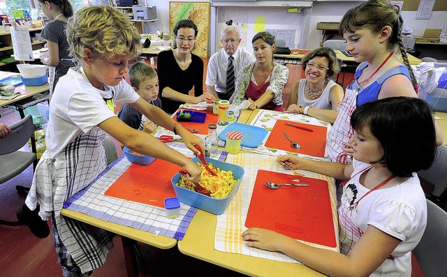 Gute Anmache ist alles, nicht nur beim...ule macht den Ernhrungsfhrerschein.   | Foto: Thomas Kunz