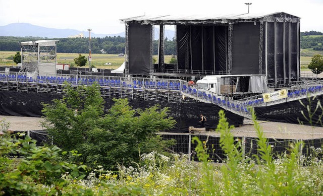 Die Bhne auf dem Freiburger Messegel...gibt hier Sir Elton John ein Konzert.   | Foto: Ingo Schneider