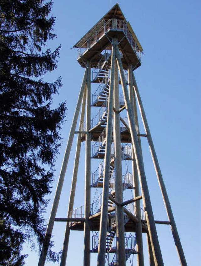 Der Turm auf dem Hnersedel lockt imme...derverein Aussichtsturm verschrieben.   | Foto: Hans-Jrgen Trul