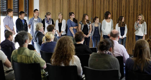 Schler prsentieren ihre Erfahrungen.  | Foto: Christoph Breithaupt