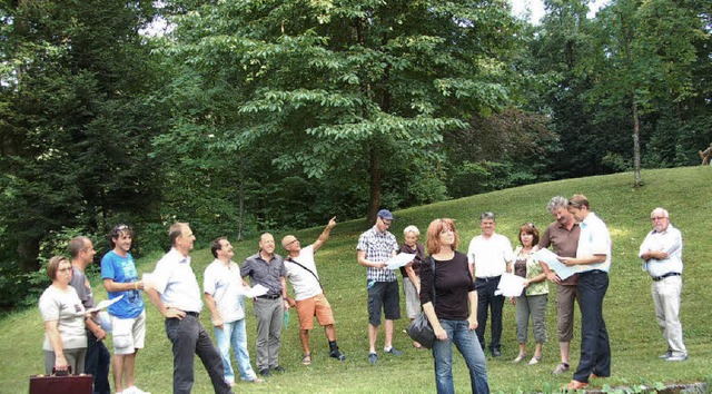 Der Gemeinderat Schnau im Buchenbrndle.   | Foto: Georg Jger