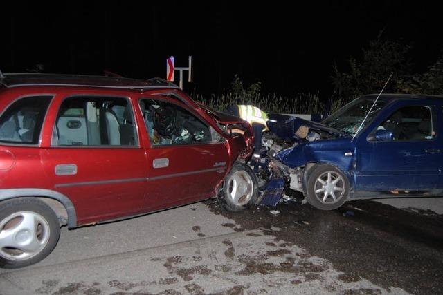 B317: Autounfall mit sechs Schwerverletzten