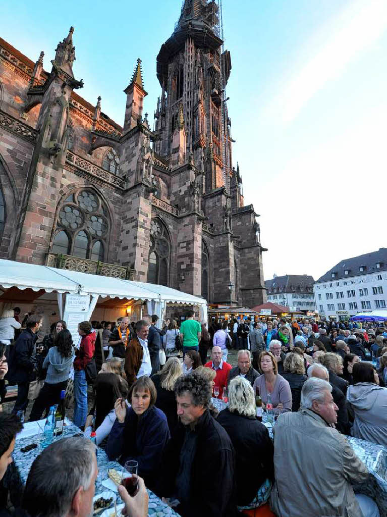 Stimmungsvolle Verkostung – das Freiburger Weinfest.