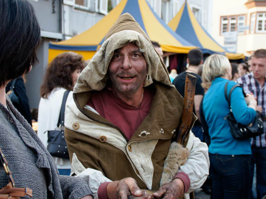 Auch Bettler dürfen beim Mittelalterspektakel nicht fehlen. Auch Bettler dürfen beim Mittelalterspektakel nicht fehlen.