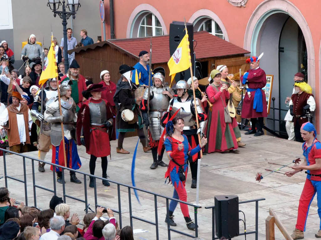 Begeisterndes Spektakel: das Bürgerschauspiel von und mit Kenzinger Bürgerinnen und Bürgern. Begeisterndes Spektakel: das Bürgerschauspiel von und mit Kenzinger Bürgerinnen und Bürgern.