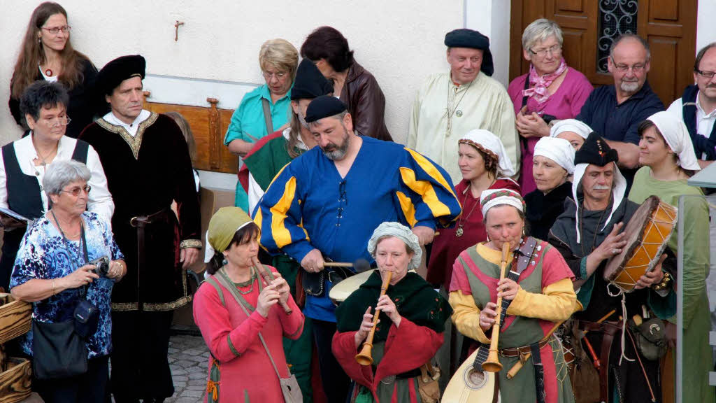 Begeisterndes Spektakel: das Bürgerschauspiel von und mit Kenzinger Bürgerinnen und Bürgern. Begeisterndes Spektakel: das Bürgerschauspiel von und mit Kenzinger Bürgerinnen und Bürgern.