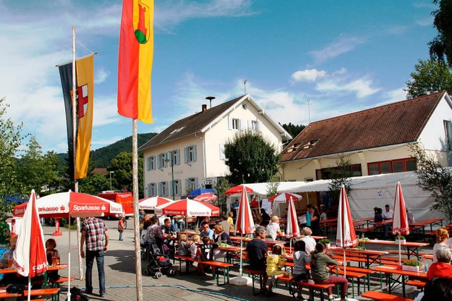 Ein  Programm fr Jung und Alt gabs beim Fest rund um den Burger Platz  | Foto: Andreas Peikert