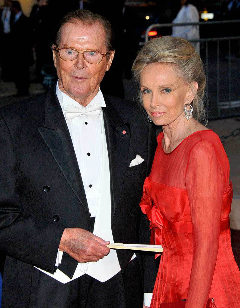 Schauspieler Roger Moore und Frau Kristina Tholstrup Schauspieler Roger Moore und Frau Kristina Tholstrup