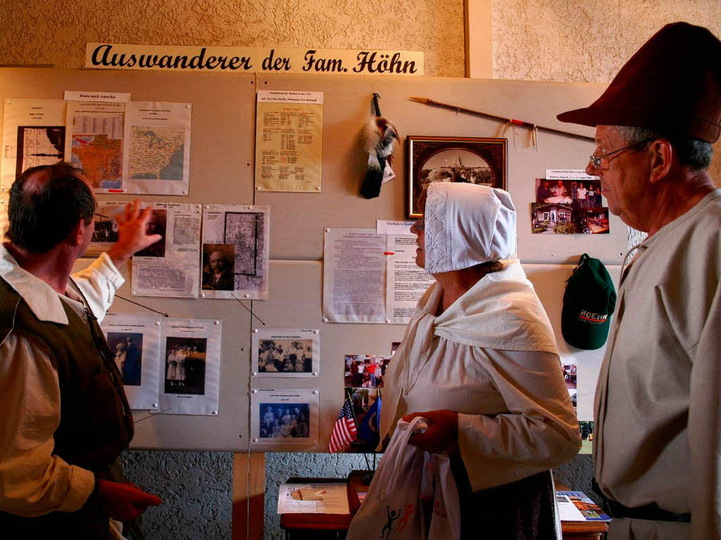 900 Jahre Dorfgeschichte Grafenhausen wurden beim Festumzug und in Themenhfen dargestellt.