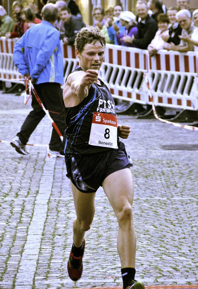 Im  Ziel und am Ziel:  Benedikt Hoffmann   | Foto: Karl-Hermann Murst