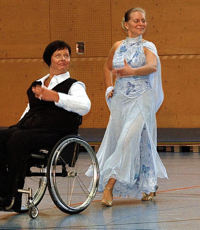 Zweimal gefeiert: Die Roll&#8217; and Go-Dancers  | Foto: Nikolaus Trenz