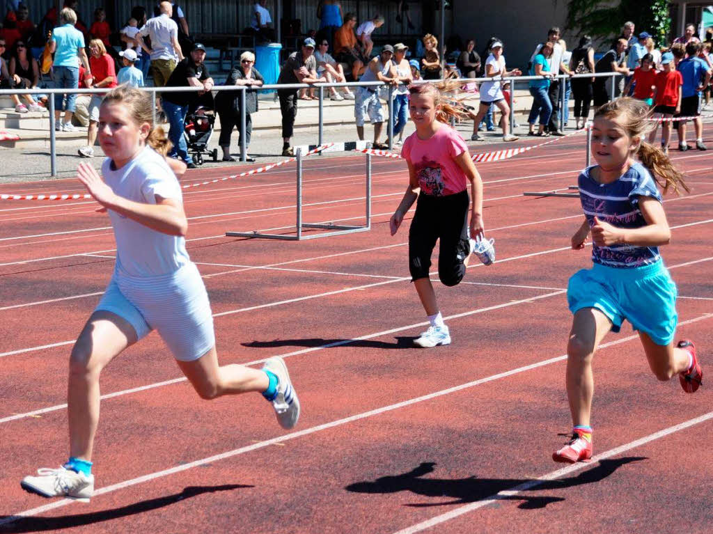 Groe Freude bei den Kleinen – das Kinderturnfest am Sonntag zog viele Jungen und Mdchen ins Lrracher Grttparkstadion