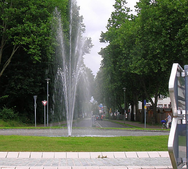 Kreisverkehr mit Springbrunnen  in Krozingen  | Foto: Sylvia-Karina Jahn