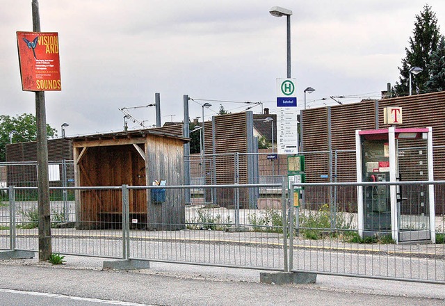 Wenig ansprechend zeigt sich der Platz...Neugestaltung soll das anders werden.   | Foto: Langelott