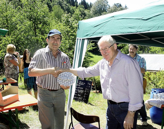 Fritz Brendlin (links), Vorsitzender d...ekennzeichnet wird (Bild rechts unten)  | Foto: Fabry