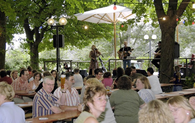 Lauschige Lauben sind ein Markenzeichen des Nepomukfestes in Neuenburg.   | Foto: Veranstalter