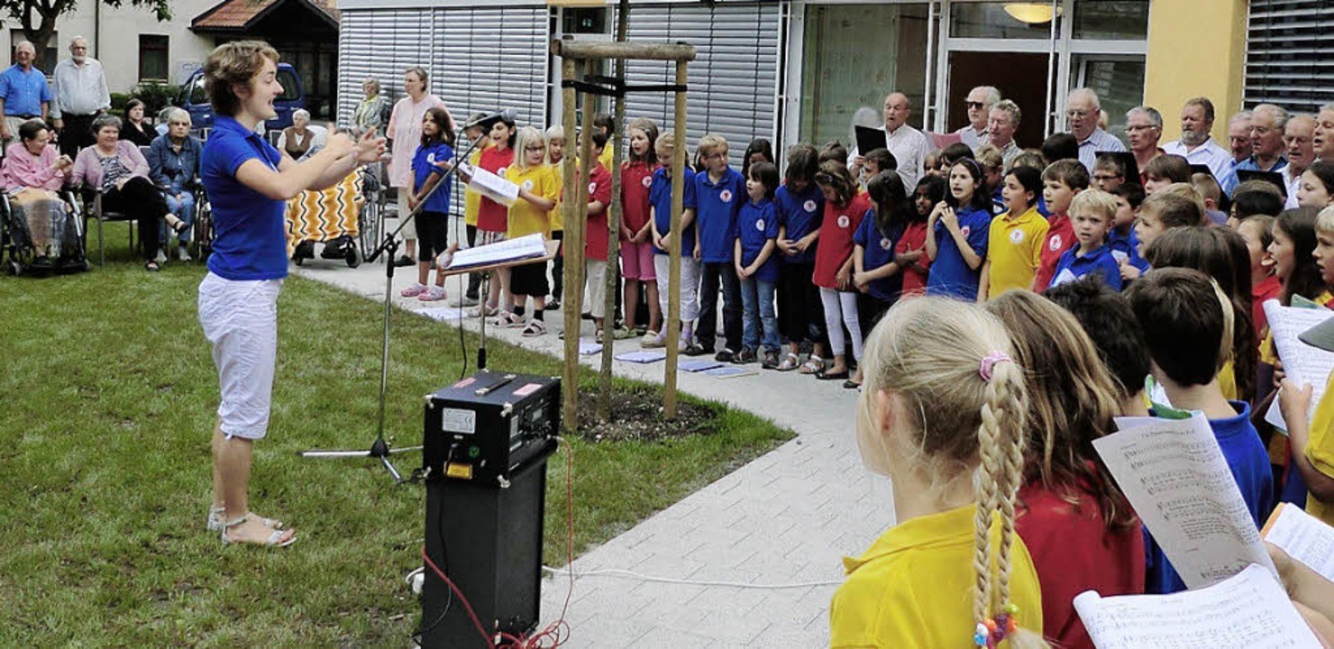 Talschule singt in der Bürgerstiftung  | Foto: bz