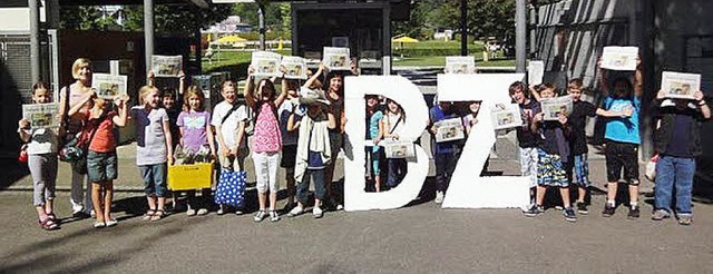 Auf ins Bad, mit Zeitungshandtuch und BZ-Buchstaben.   | Foto: Privat