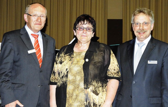 Verbandsdirektor Gerhard Schorr (links...iffeisenbanken in Sexau und Denzlingen  | Foto: Markus Zimmermann